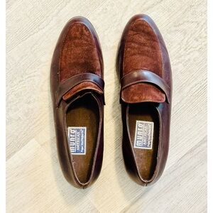 Women’s Munro Dark Brown Leather Slip-On Loafers- Size 10